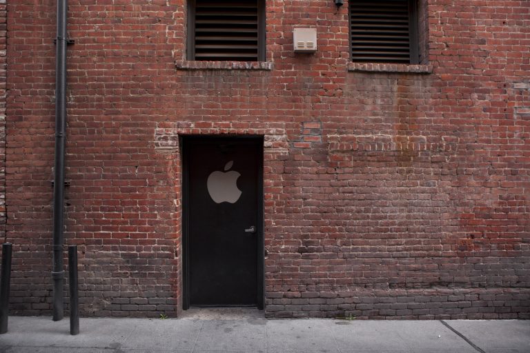 Technoloty News :  Apple vs FBI: Lavabit warns FBI’s “extraordinary” action may drive US businesses offshore .