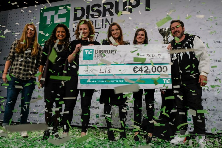 Technoloty News :  Apply to TechCrunch’s free startup programs for Disrupt and Startup Battlefield with a single application .