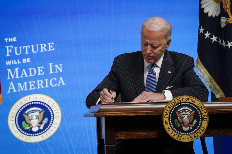 Technoloty News :  Biden to announce $900M to build EV charging stations .