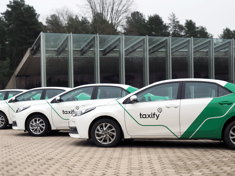 Technoloty News :  China’s Didi invests in Taxify, an Uber rival operating in Europe and Africa .