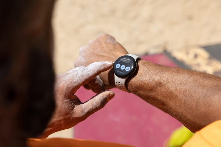 Technoloty News :  Google’s Pixel Watch 2 brings new sensors for improved health tracking .