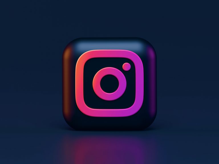 Technoloty News :  Instagram is down for multiple users (Update: It’s back) .