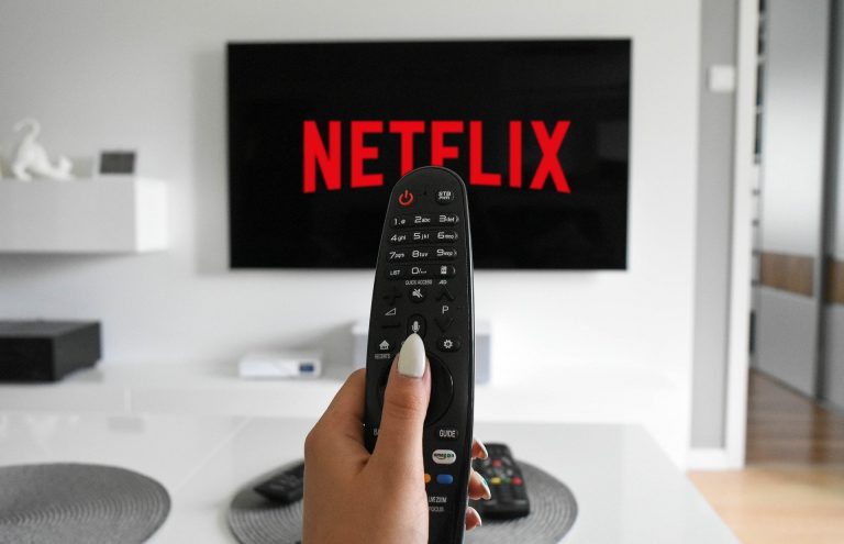 Technoloty News :  Is it cake? No, it’s Netflix’s crumbling subscriber numbers .
