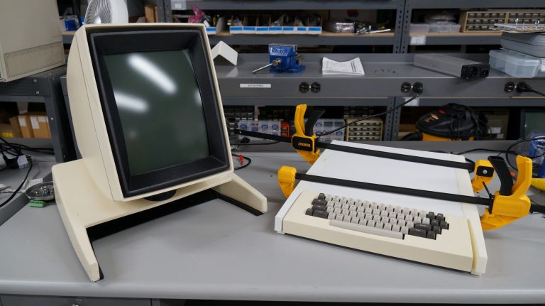 Technoloty News :  Living Computer Museum restores Xerox Alto and debuts new emulator .