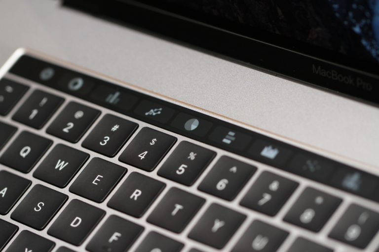 Technoloty News :  Microsoft Office hits the MacBook Pro’s Touch Bar .
