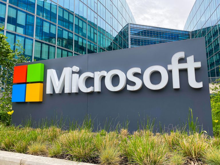 Technoloty News :  Microsoft launches Pegasus program for startups, awarding up to $350,000 in credits .