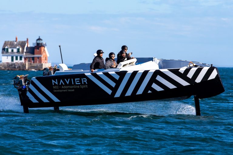 Technoloty News :  Navier’s 30-foot hydrofoiling electric boat hits the water and prepares for production .