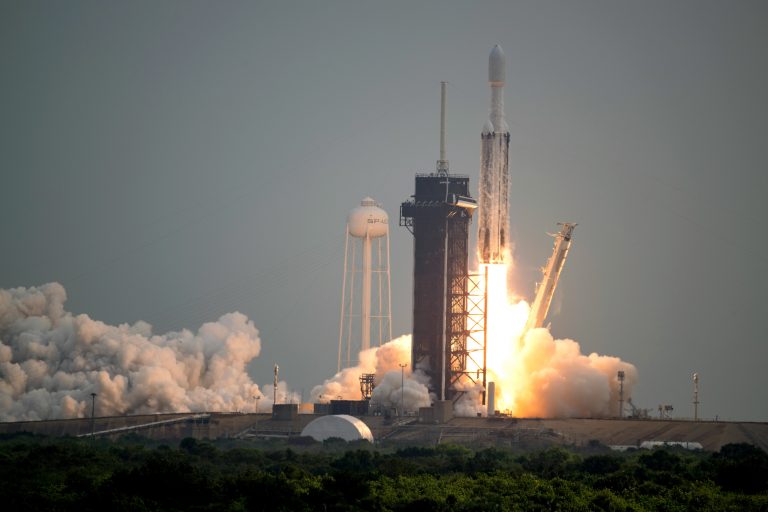 Technoloty News :  SpaceX’s Falcon Heavy launches NASA Psyche mission to metal asteroid