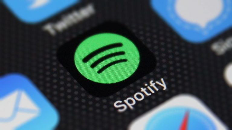 Technoloty News :  Spotify’s test of a Friends tab on mobile hints at expanded social ambitions .
