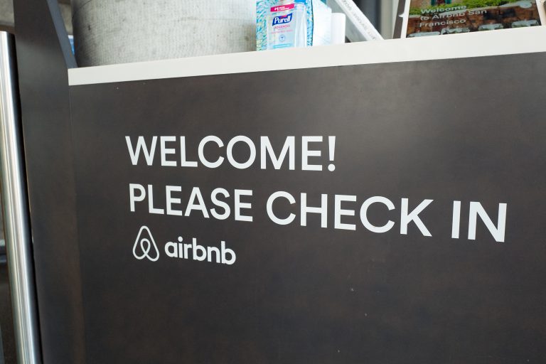 Technoloty News :  Startups Weekly: Airbnb’s growing pains .