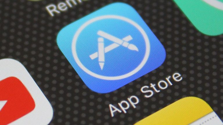 Technoloty News :  Supreme Court rules against Apple, allows an App Store antitrust case to proceed .