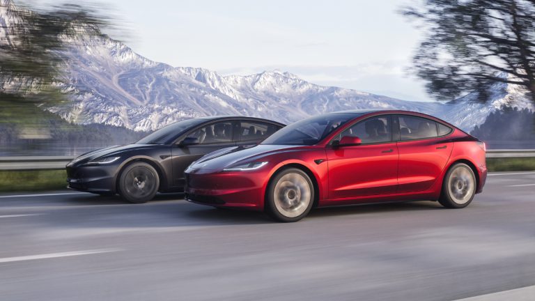 Technoloty News :  Tesla Q3 profit falls 44% on EV price cuts