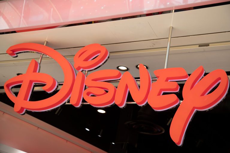 Technoloty News :  The new Disney+ streaming service is oriented around fans and families .