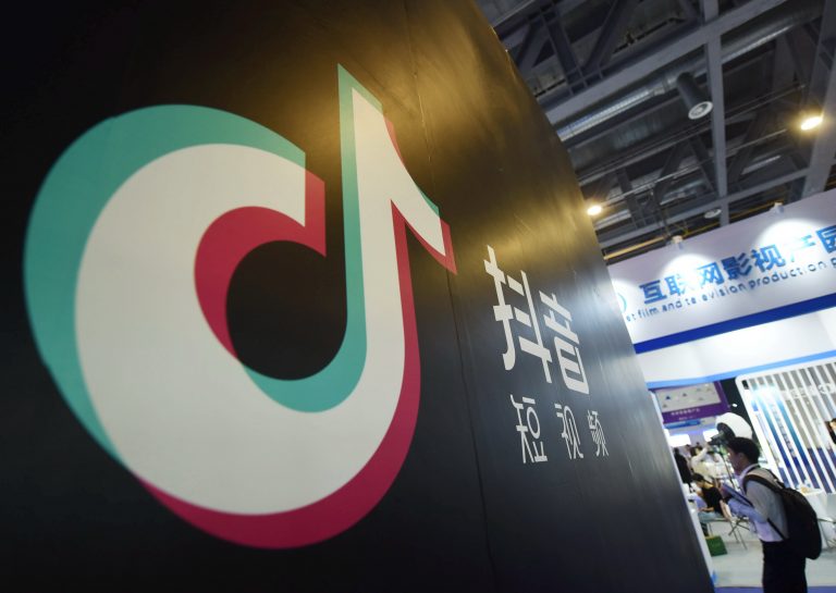 Technoloty News :  US lawmakers ask TikTok about its ByteDance ties after recent exec transfers between the companies .