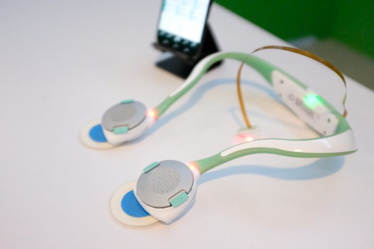 Technoloty News :  XPRIZE finalist Cloud DX’s Vitaliti is a serious health wearable .