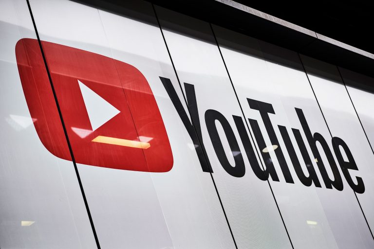 Technoloty News :  YouTube tests a search feature where users hum to identify songs .